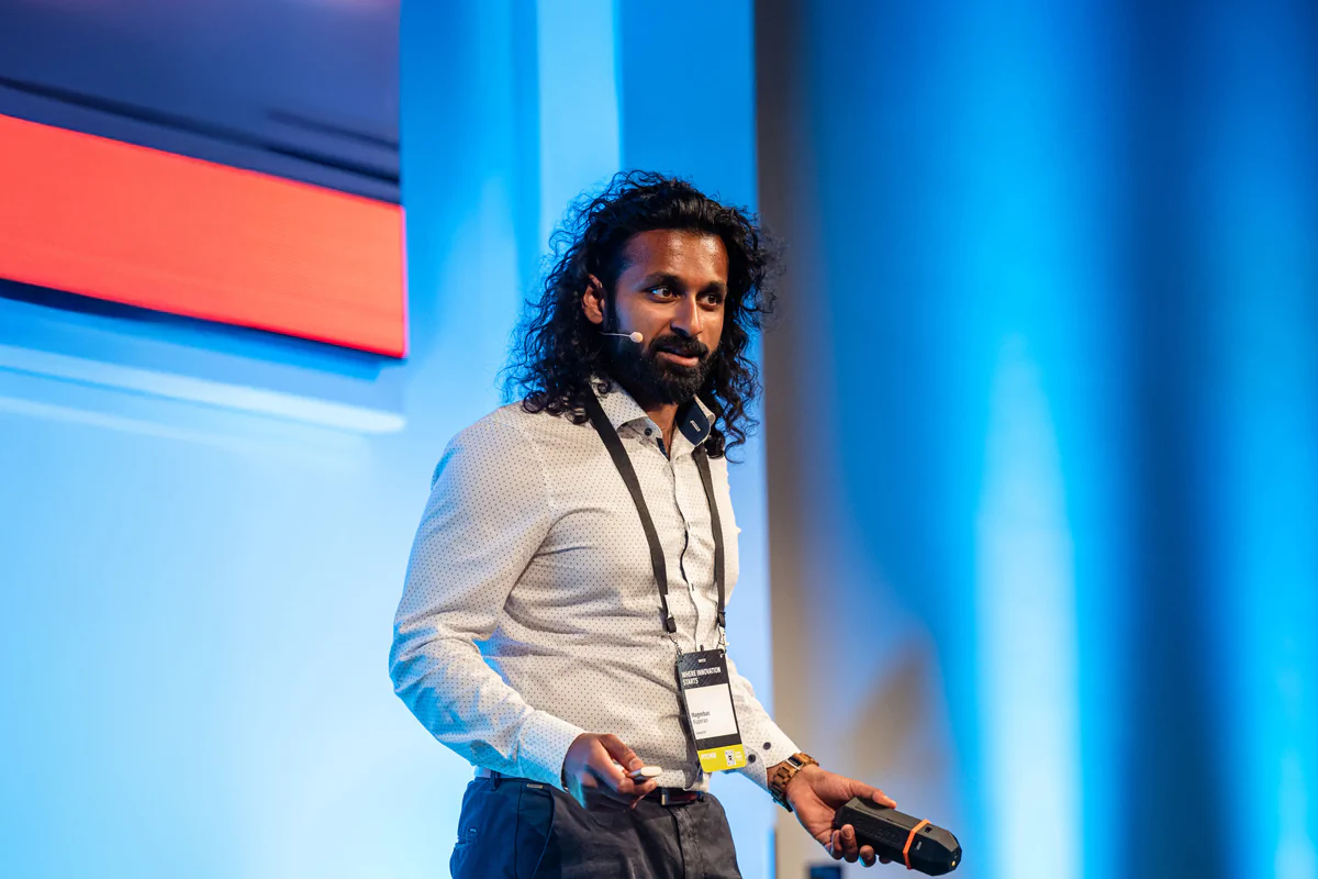 Bild: STIFT / Thomas Müller Redner auf einer Bühne