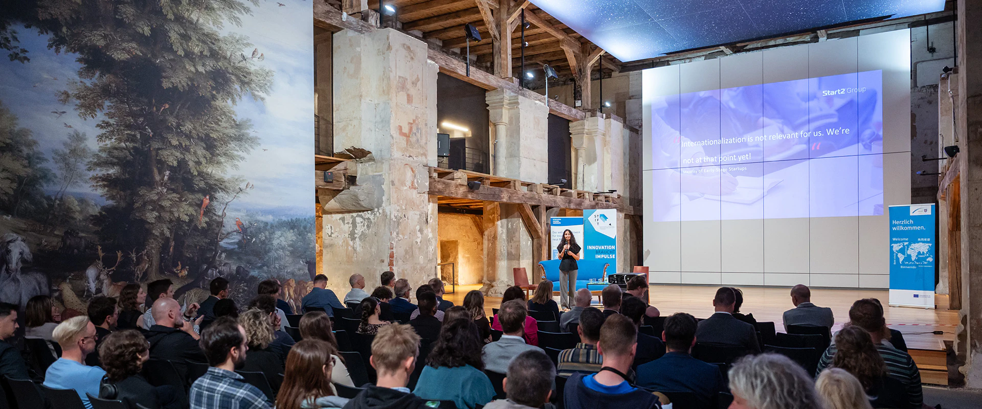 Bild: Thomas Müller Bildbeschreibung / description: Publikum vor Bühne mit Speaker