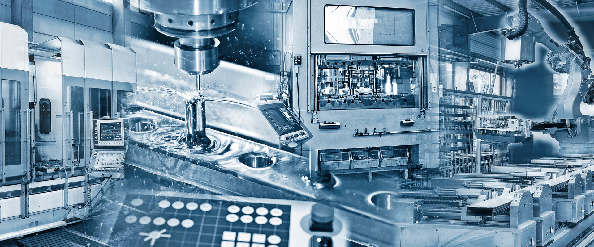 Bildbeschreibung / description: Produktion in der Industrie mit verschiedenen Maschinen